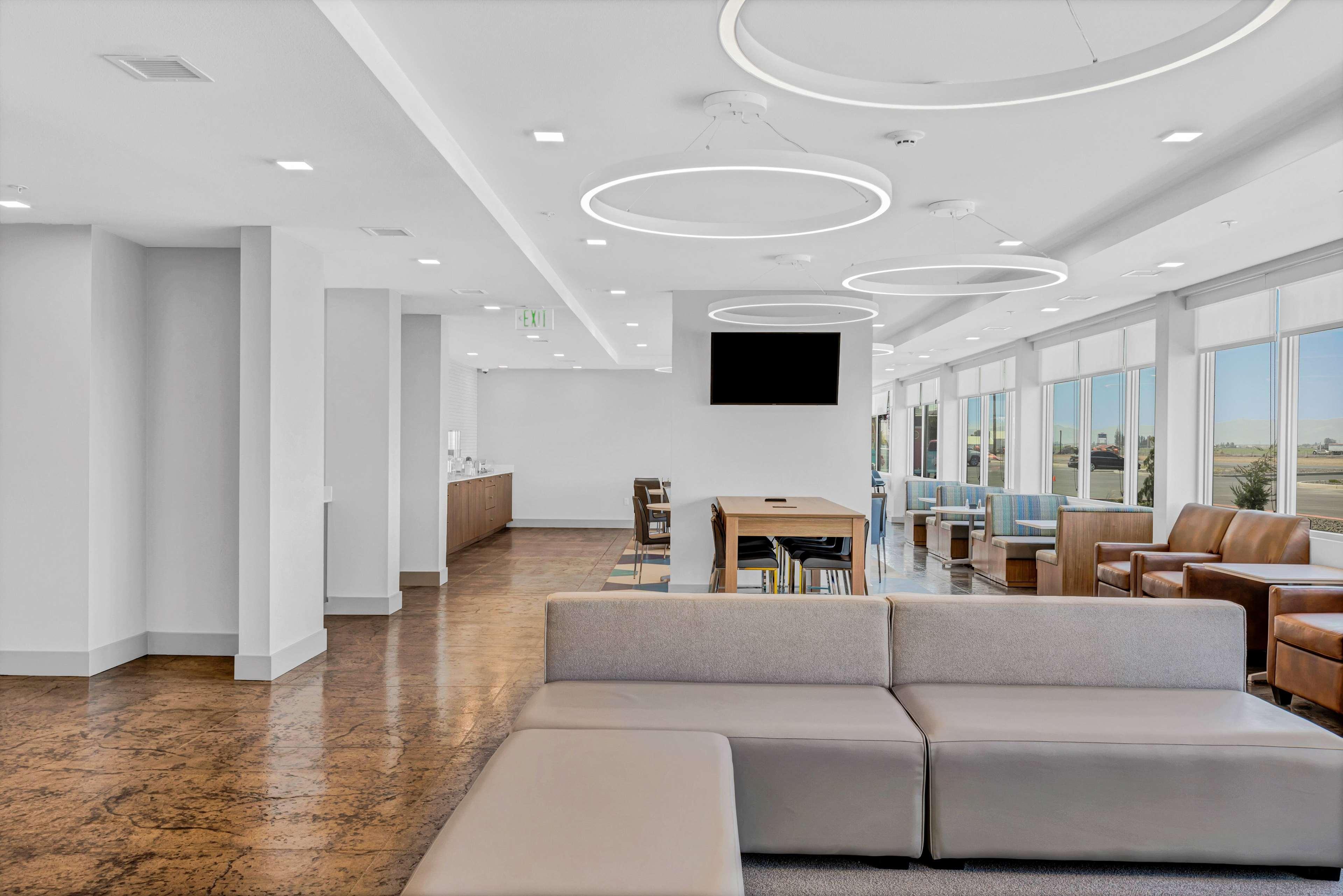 Holiday Inn Express & Suites George - Quincy South By Ihg Bagian luar foto