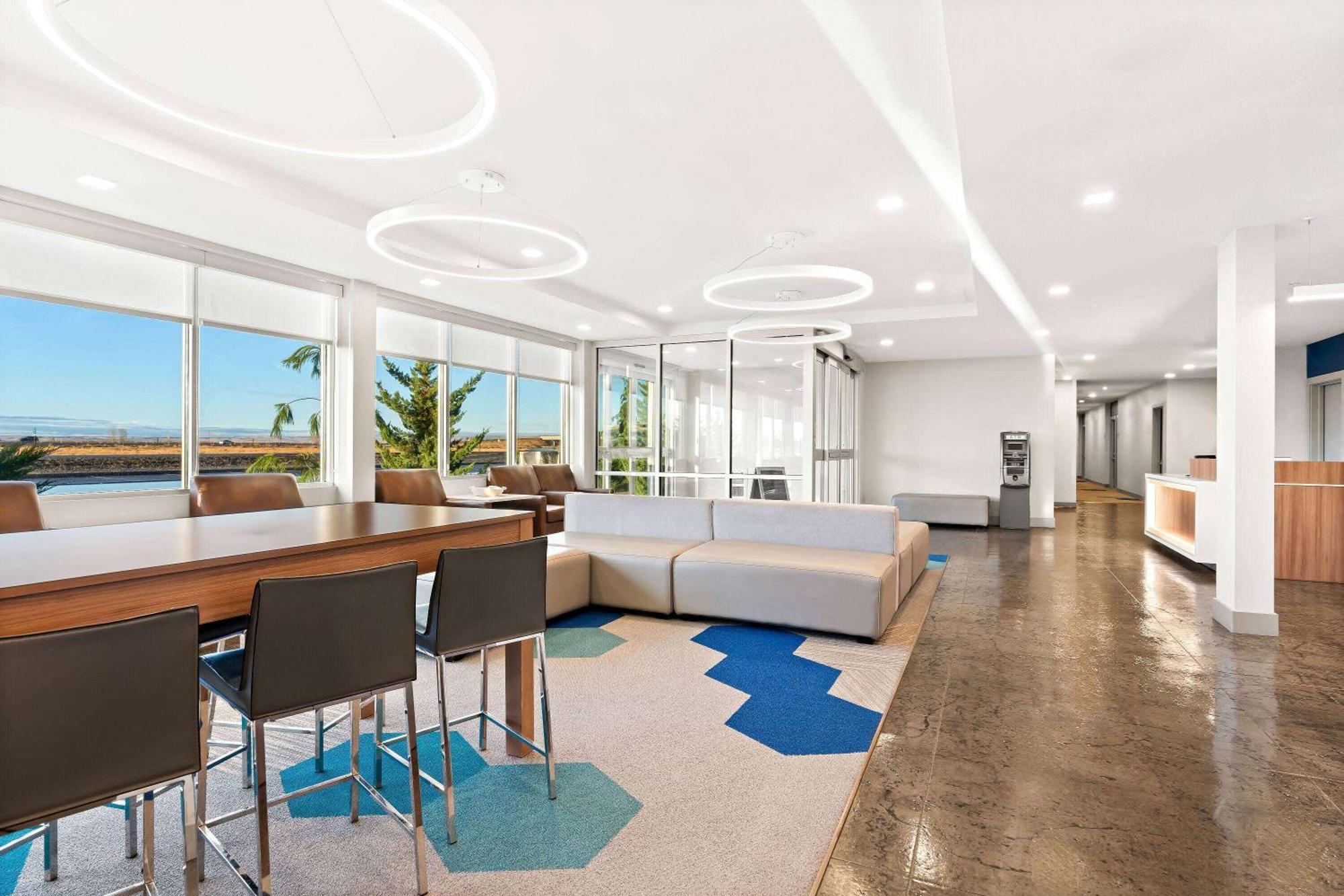 Holiday Inn Express & Suites George - Quincy South By Ihg Bagian luar foto